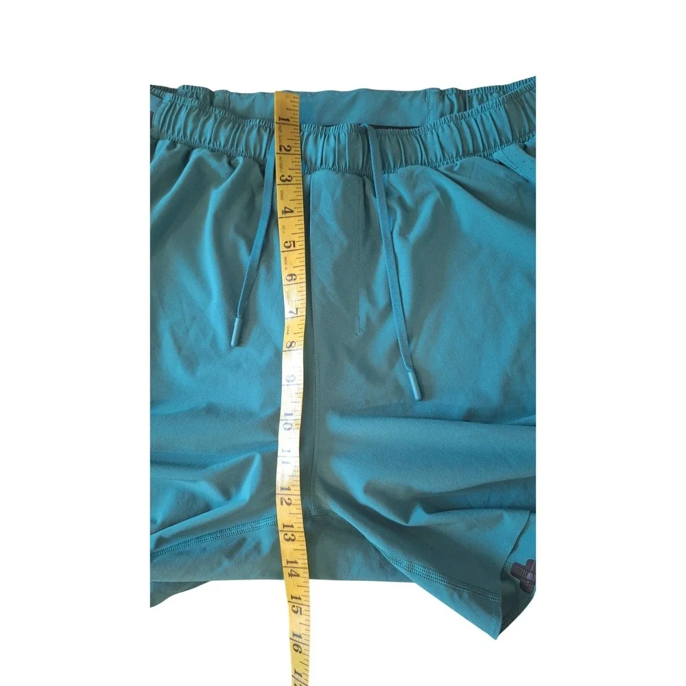 Lululemon Green Running & Training Shorts Men's size‎ M